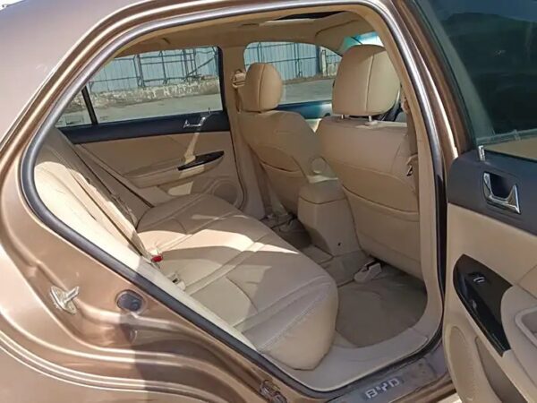 BYD G6