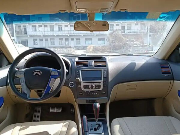 BYD G6