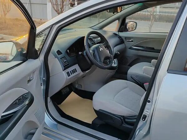 Mitsubishi Grandis