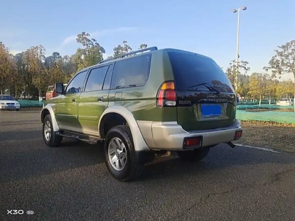 mitsubishi pajero