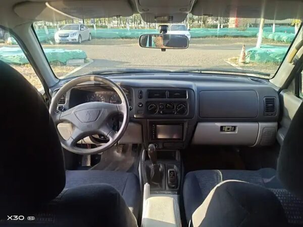 mitsubishi pajero