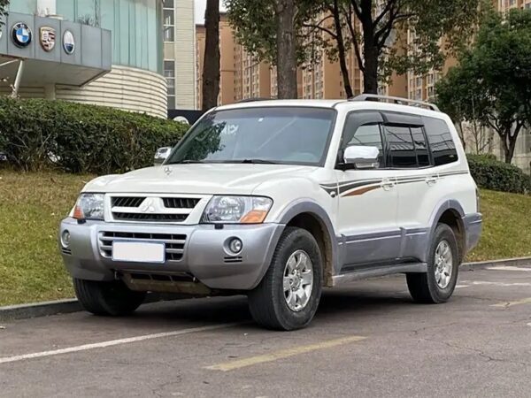 mitsubishi pajero