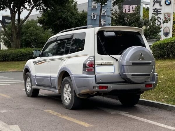 mitsubishi pajero