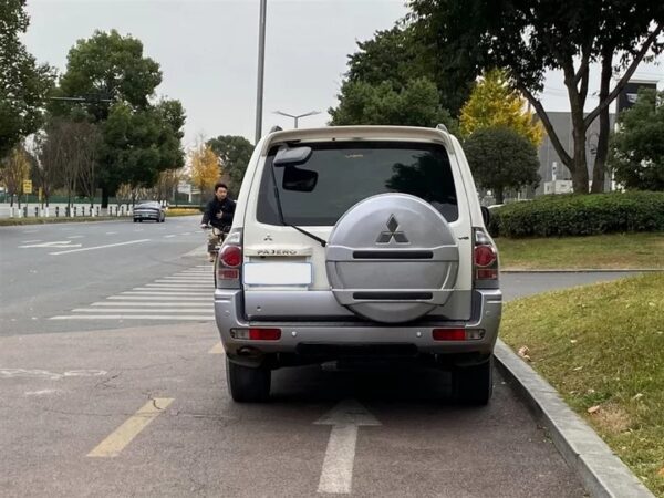 mitsubishi pajero